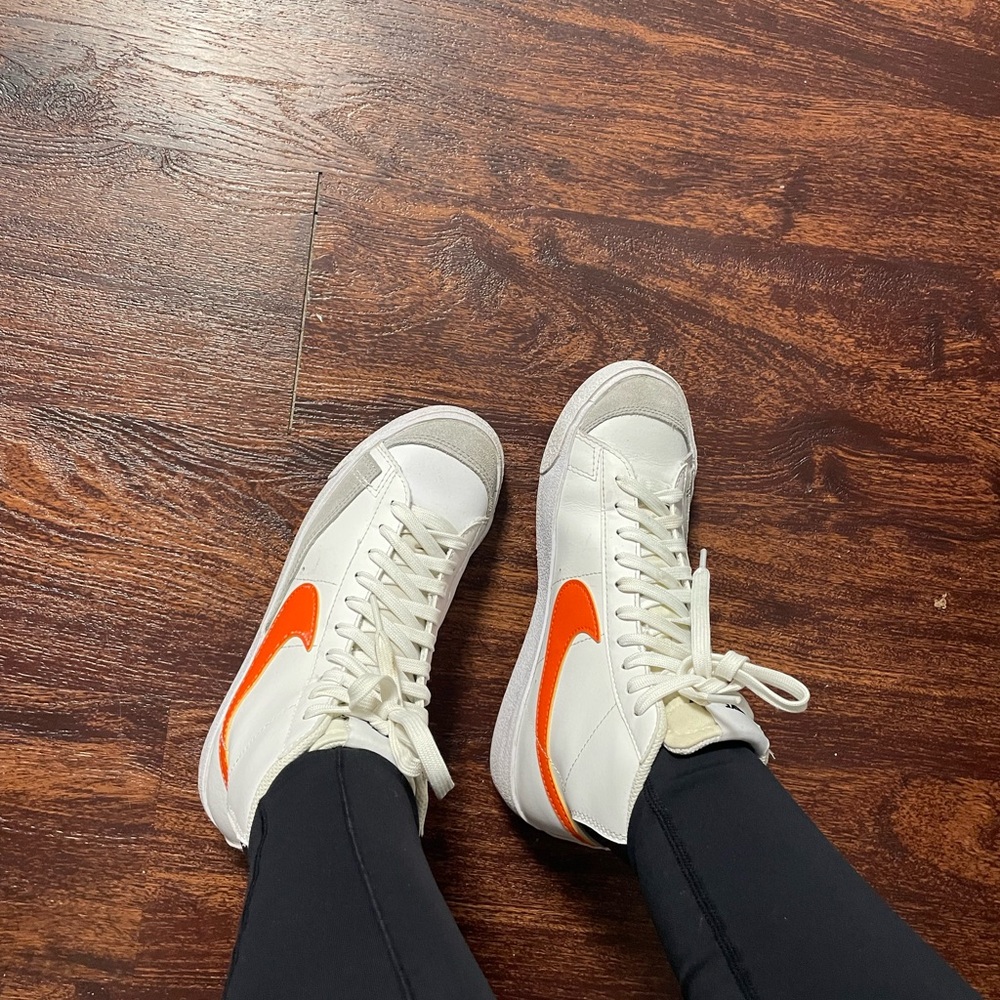 Nike Women’s Cream Low-Top Sneakers with Orange Swoosh